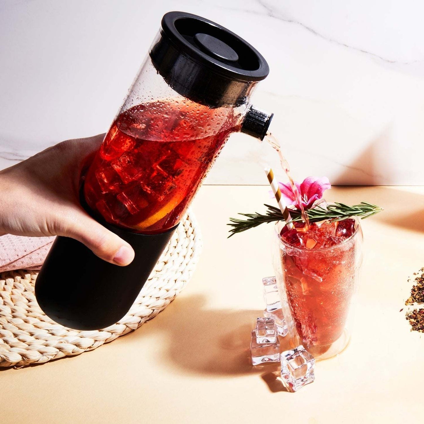 Infuseur : Carafe à infusion en verre 1L élégante et pratique