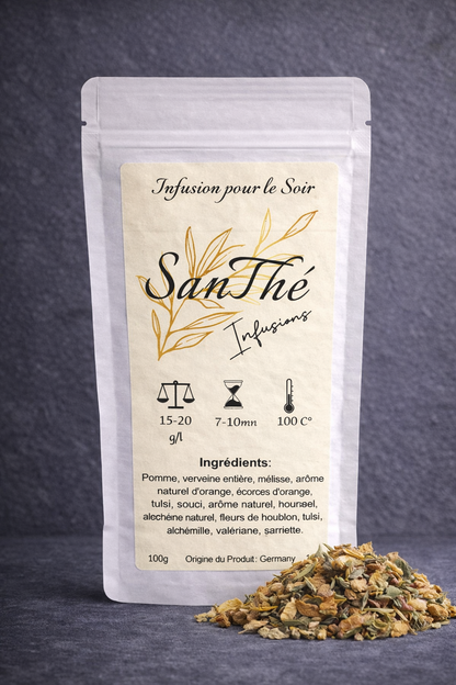 Sachet d’Infusion pour le Soir en emballage blanc mat, étiquette crème illustrée de feuilles dorées et mélange de plantes séchées